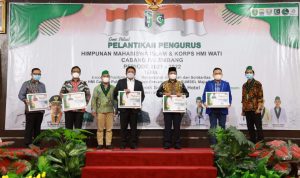 Hadiri Pelantikan Pengurus HMI, Deru Gandeng Salurkan Bansos