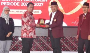 Pelantikan Pengurus PPNI Periode 2022-2027, Askolani Ajak Perawat Beri Pelayanan Terbaik