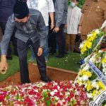 pemakaman-h-husni Antar H. Husni ke Peristirahatan Terakhir, Walikota dan Sekda Sampaikan Duka Mendalam