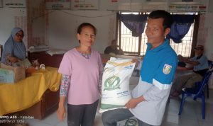 Pemdes Tanjung Menang Musi Salurkan Bantuan Beras Kepada 161 Penerima Manfaat