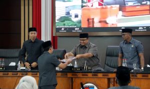Naik Rp500 Miliar, Pemkot Bogor Serahkan Draft Raperda P-APBD 2022 ke DPRD Bogor