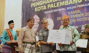 Penyerahan Penghargaan Kampung Kreatif, Ratu Dewa Ingatkan Lurah dan Camat