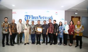 Pj Gubernur Agus Fatoni Terima Penghargaan Pengendalian Stunting di Sumsel