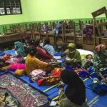 pengungsian-korban-erupsi-semeru Korban Erupsi Semeru Butuh Bantuan Uang Tunai, Sembako Sudah Cukup