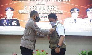 HD Satu-Satunya Gubernur Penerima Penghargaan Pin Emas Kapolri