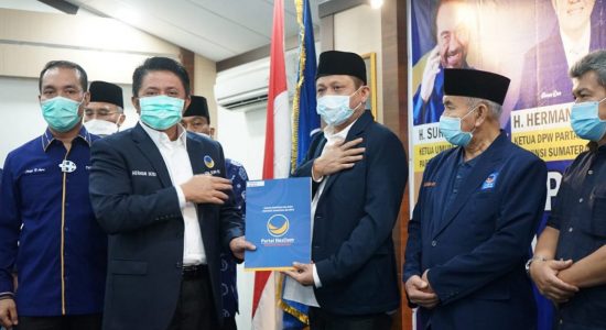 penyerahan-dukungan-nasdem-ke-enos-yudha-1 H. Herman Deru ; Partai Nasdem Berikan Dukungan ke Pasangan Enos-Yudha