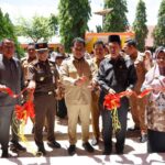 Bupati Banyuasin Resmikan Gedung SMP N 1 Banyuasin III dan Penyerahan Buku Tulis Siswa