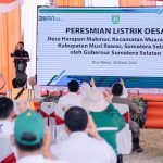HD Jawab Keinginan Warga Desa Harapan Makmur Setelah 30 Tahun Belum Tersentuh Listrik