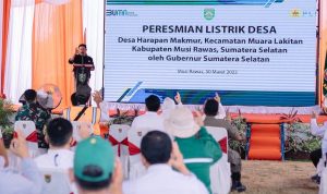 HD Jawab Keinginan Warga Desa Harapan Makmur Setelah 30 Tahun Belum Tersentuh Listrik