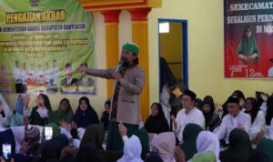 Wabup Banyuasin Peringati Isra Mi'raj Bersama Ibu-ibu Pengajian Se-Kecamatan Banyuasin III