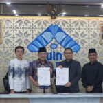 Plt Rektor dan Ketua Senat Serah Terima Berkas Bakal Calon Rektor UIN Raden Fatah Palembang Periode 2025-2029