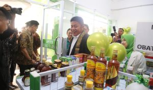 Launching Apotek Riski Farma, HD Ajak Masyarakat Jaga Pola Hidup Sehat