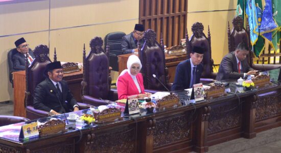 Herman Deru Sampaikan Pidato Pengantar Pengajuan 4 Raperda di Paripurna DPRD Sumsel  