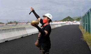 MotoGP, Pawang, dan Masyarakat Prismatik