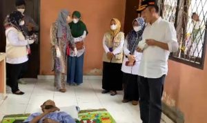 Ratu Dewa Berkunjung ke Panti Sosial, Jenguk Kondisi Penderita Kusta