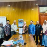 Rektor dan Ketua Senat Serah Terima Berkas Bakal Calon Rektor UIN Raden Fatah Palembang Periode 2024-2028