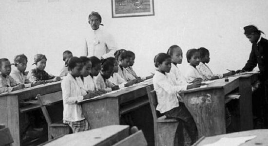 25 November dalam Sejarah; Perjuangan Guru di Bawah Naungan PGRI