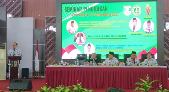 Ribuan Guru Se-Banyuasin Hadir Dalam Hut PGRI Ke -77 dan HGN 2022