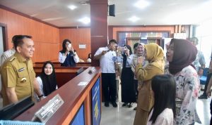 Pastikan Pelayanan Tetap Berjalan Maksimal, Pj Gubernur Sumsel Sidak Pelayanan Samsat