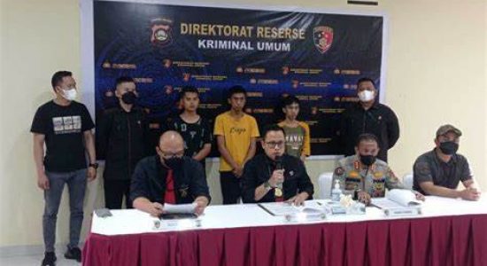 sindikat-modus-aplikator Saldo Rekening Rp 250 Juta Lenyap Usai Klik Link di Pesan WhatsApp