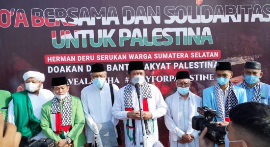 Gelar Solat Ghoib Berjemaah, Do’a dan Aksi Solidaritas untuk Palestina