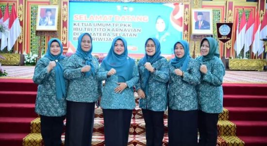 sosialisasi-kadarkum-cegah-kdrt Ketua TP PKK Banyuasin Hadiri Sosialisasi Kadarkum Cegah KDRT dan Pernikahan Dini