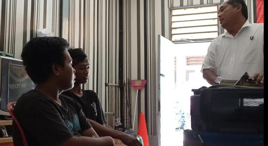 supir-truk-keroyok-pemotor Keroyok Pengendara Motor yang Dikira Begal, 3 Supir Truk Diangkut Polisi