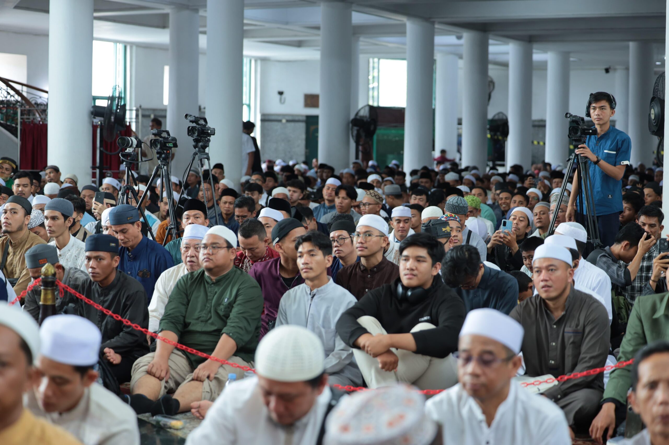 Gubernur Herman Deru dan Wagub Cik Ujang Hadiri Tabligh Akbar Satu Hari Bersama Al- Qur'an Bareng Ustadz Adi Hidayat