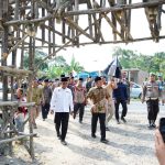 tinjau-pembangunan-masjid-al-istiqomah Silaturahmi dengan Warga Desa Sinar Tungkal MUBA, Deru Tinjau Pembangunan Masjid Al-Istiqomah