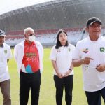Herman Deru Tinjau Kesiapan Lapangan Stadion Gelora Sriwijaya