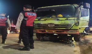 Rem Blong, Truk Bermuatan Pupuk Hantam 7 Mobil dan Satu Unit Motor