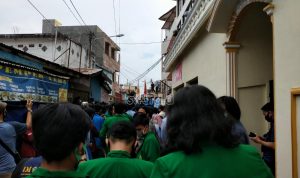 Mahasiswa Universitas Muhammadiyah Longmarch dari kampus nya ke PGRI