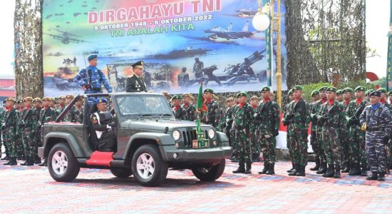 Danrem 044/Gapo Ikuti Upacara Peringatan HUT TNI Ke-77, "TNI Adalah Kita"