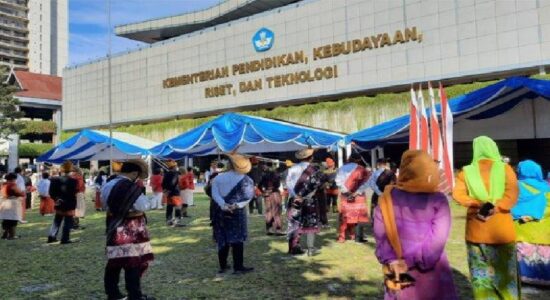 Nadiem Haturkan Terimakasih dan Apresiasi di Peringatan Hari Guru Nasional