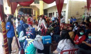 Ratusan Warga Palembang Antusias Ikut Vaksin Booster di Vihara Dharmakirti