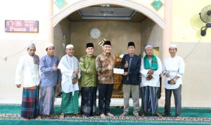 Wakil Ketua DPRD Banyuasin Beri Bantuan AC untuk Masjid Nurul Falah Telok Payo