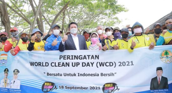 wcd Herman Deru-Milenial Berbaur Lakukan Aksi Selamatkan Bumi Peringati World Cleanup Day