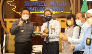 Gubernur Herman Deru Terima Plakat WTP ke 7 dari Menkeu